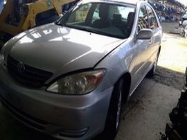 2002 TOYOTA CAMRY SILVER XLE 3.0  AT.  Z24887